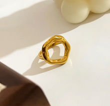 Load image into Gallery viewer, Astri Gold Ring
