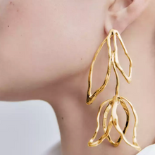 Load image into Gallery viewer, Pretty Rose Drop Earrings
