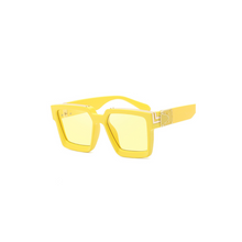 Load image into Gallery viewer, Uptown Girl Sunglasses
