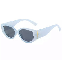 Load image into Gallery viewer, Miss. Monroe Sunglasses

