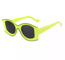 Load image into Gallery viewer, Diva Status Sunglasses
