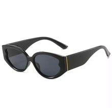Load image into Gallery viewer, Miss. Monroe Sunglasses
