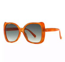 Load image into Gallery viewer, Ms. Dionne Sunglasses
